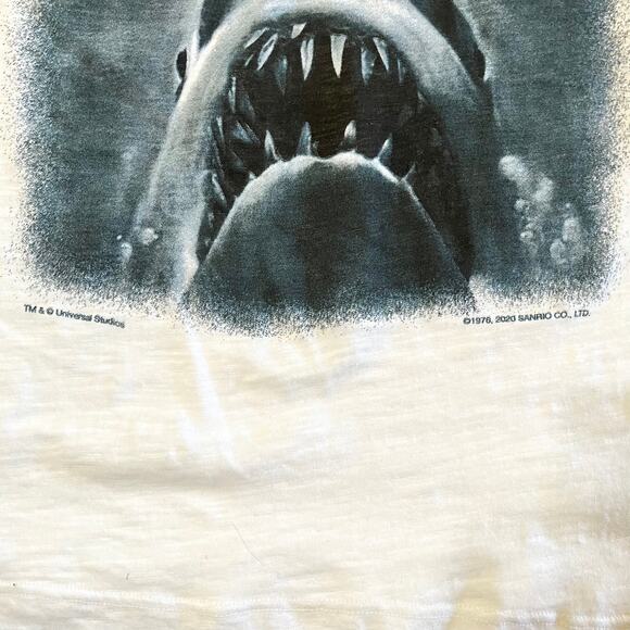 NWT Hello Kitty x Universal Studios Sanrio Jaws Poster 3/4-Sleeve Baseball Tee - Picture 5 of 6